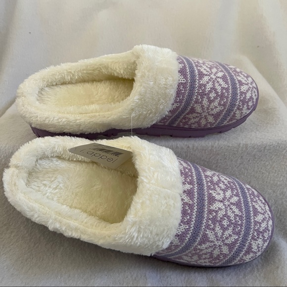 I. appel Violet Snowflake Knit Slippers - Picture 9 of 15